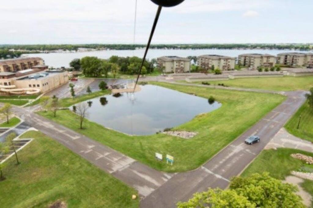Arnolds Park Boho Bungalow On The Pond W/ Hot Tub מראה חיצוני תמונה