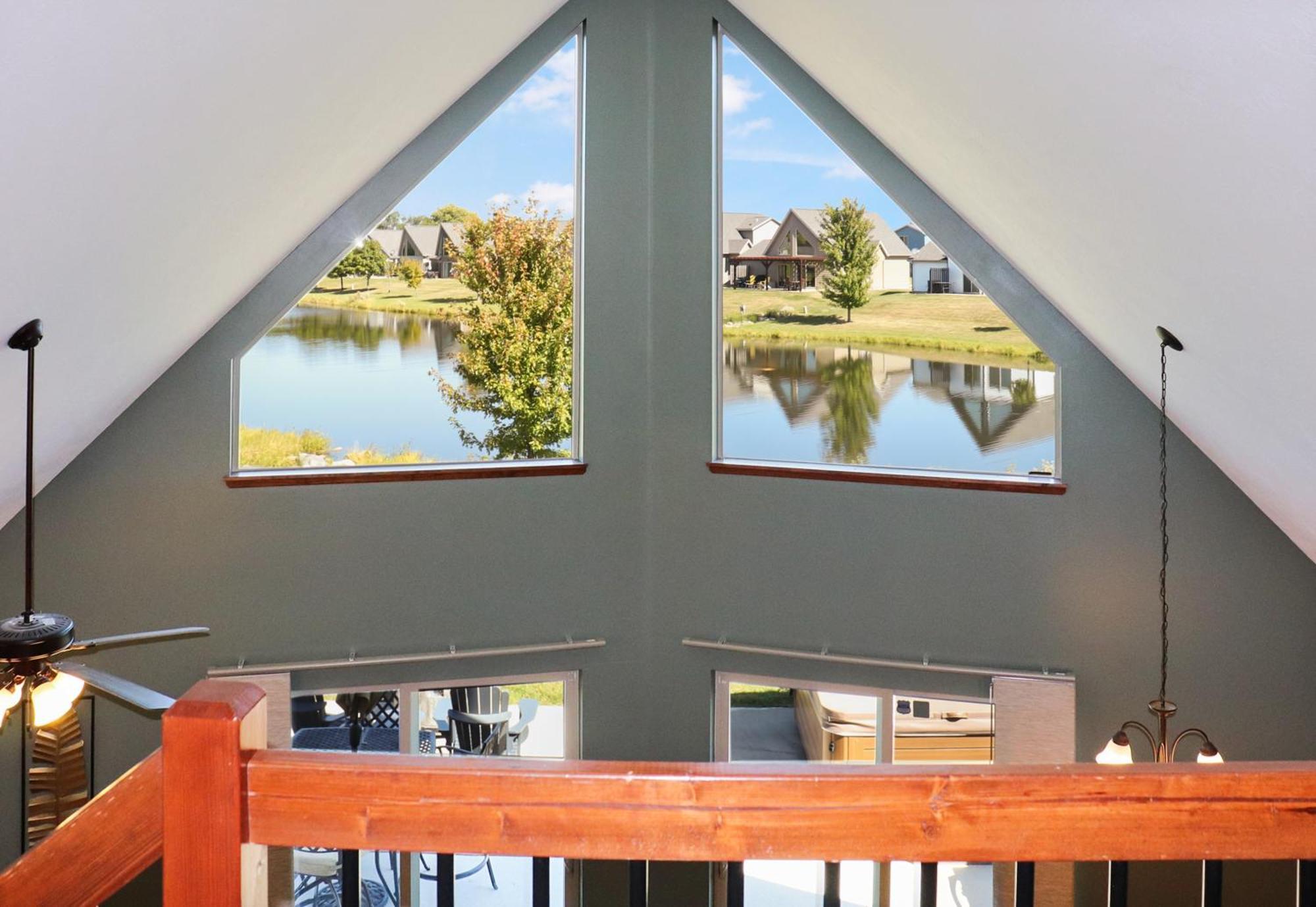 Arnolds Park Boho Bungalow On The Pond W/ Hot Tub מראה חיצוני תמונה