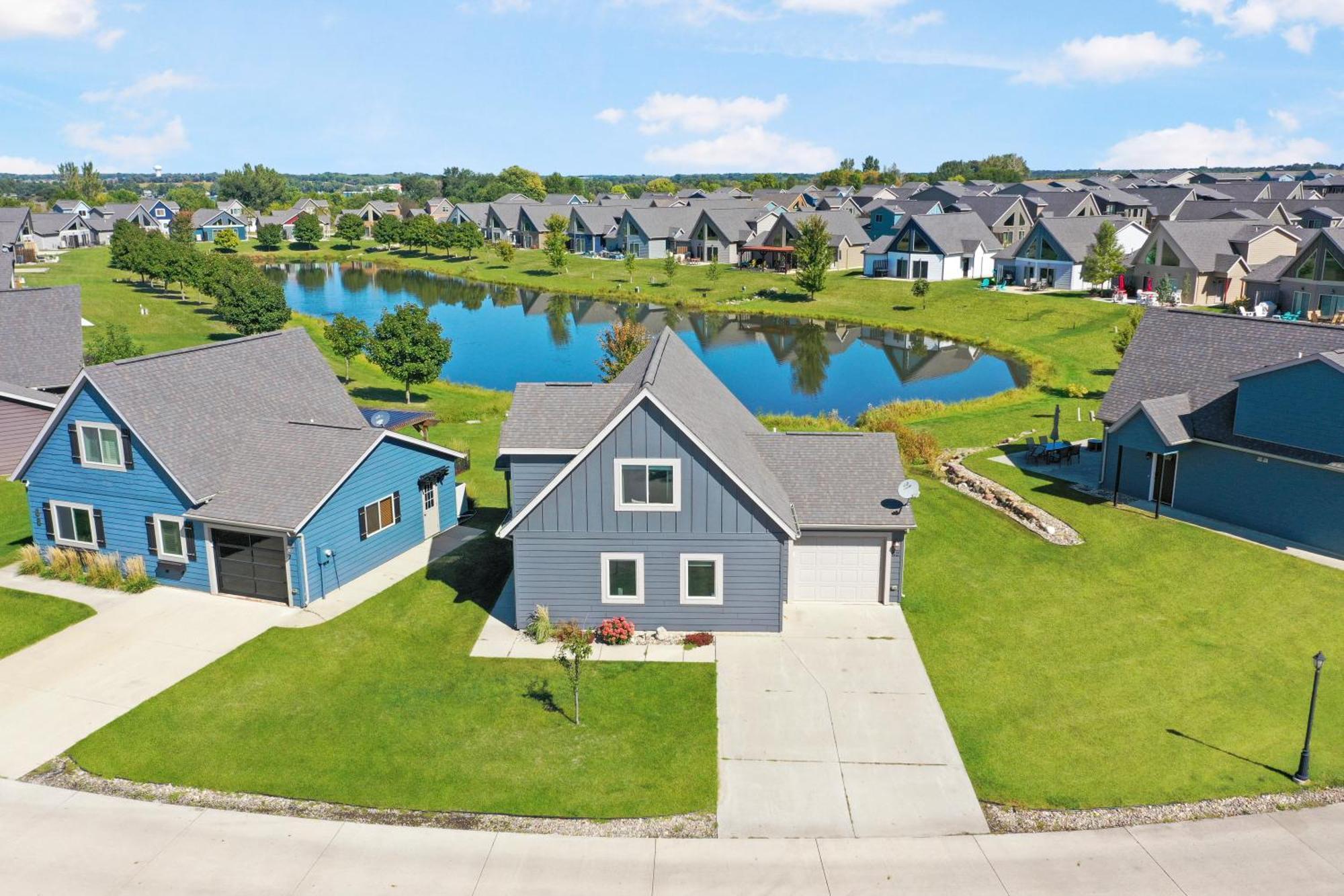 Arnolds Park Boho Bungalow On The Pond W/ Hot Tub מראה חיצוני תמונה